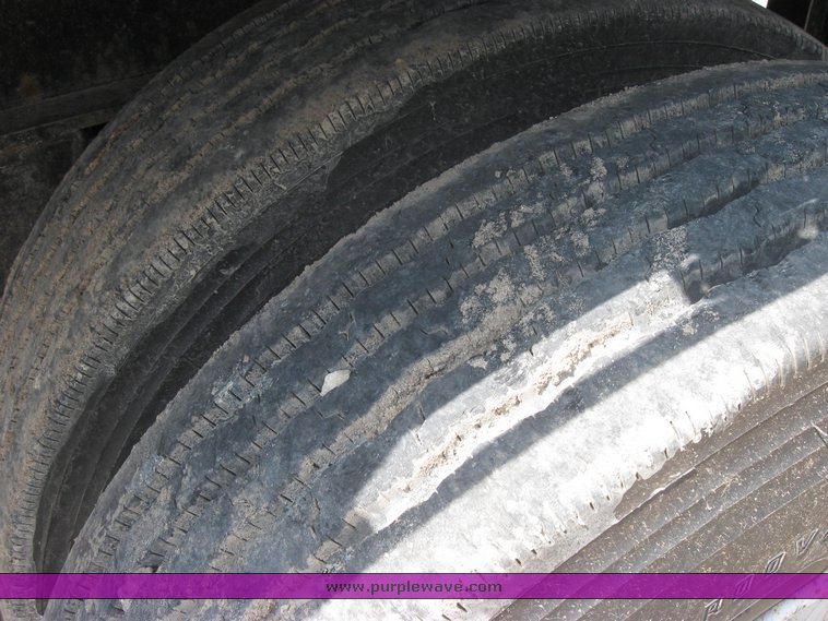 image for item 2293 1993 Fontaine 48' flat bed semi trailer