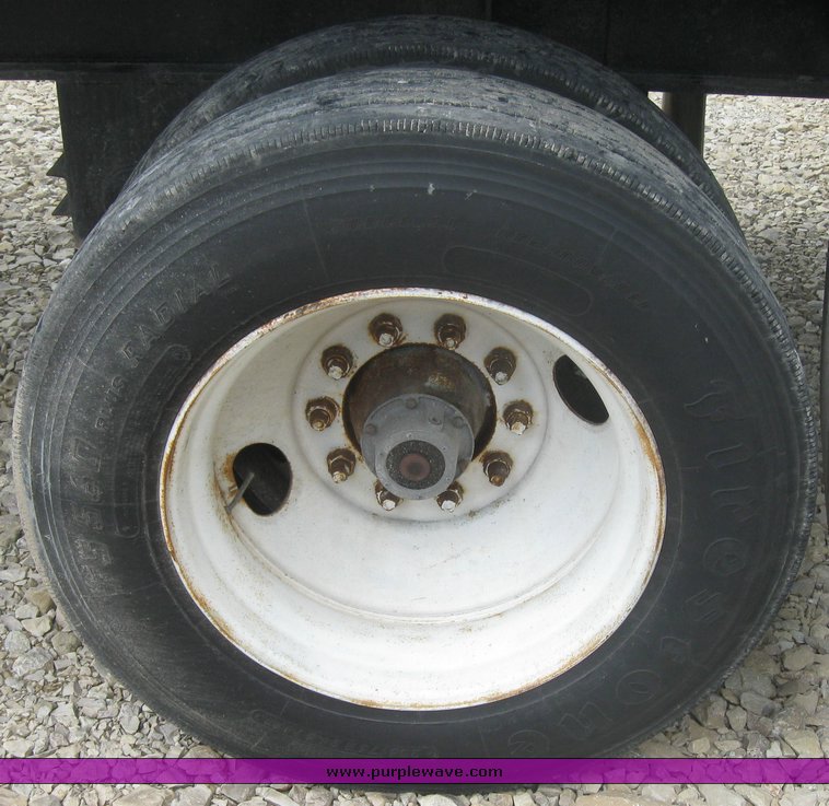 image for item 2293 1993 Fontaine 48' flat bed semi trailer