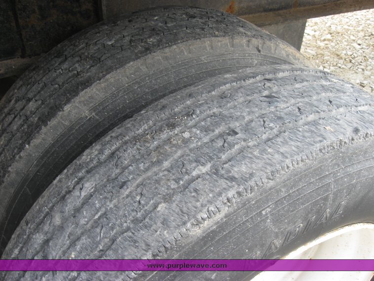 image for item 2293 1993 Fontaine 48' flat bed semi trailer