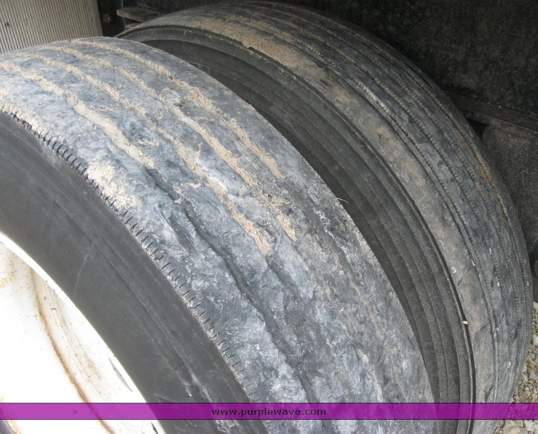 image for item 2293 1993 Fontaine 48' flat bed semi trailer