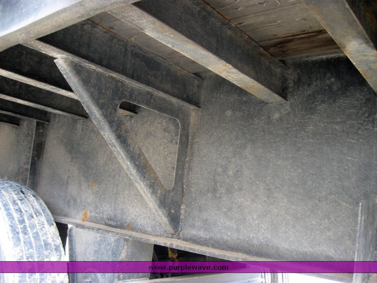 image for item 2293 1993 Fontaine 48' flat bed semi trailer