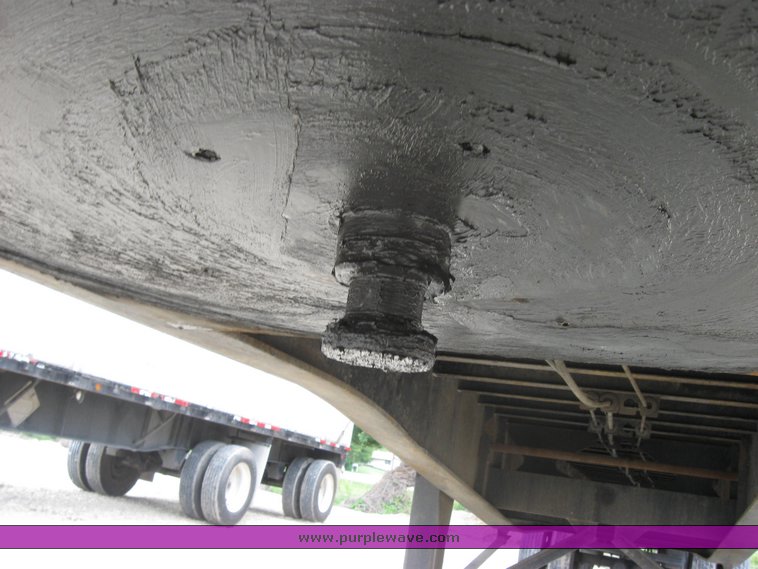 image for item 2293 1993 Fontaine 48' flat bed semi trailer