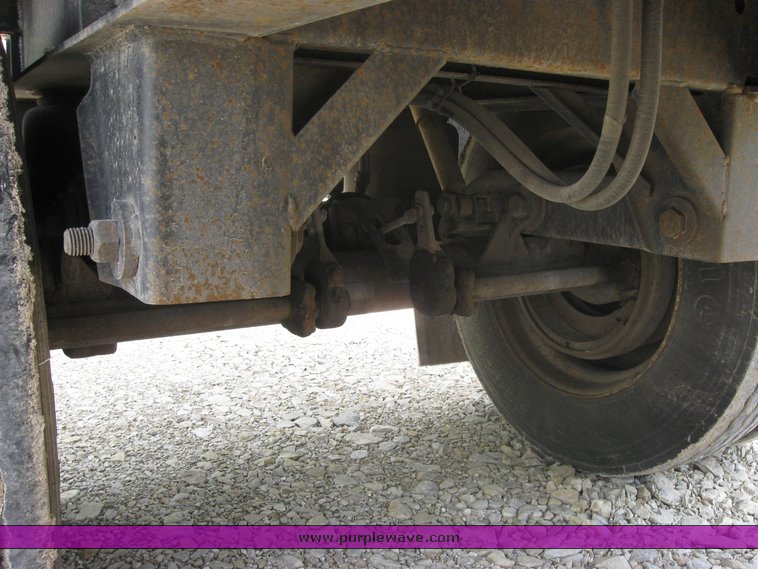 image for item 2294 1988 Lufkin FL-75 48' flat bed semi trailer