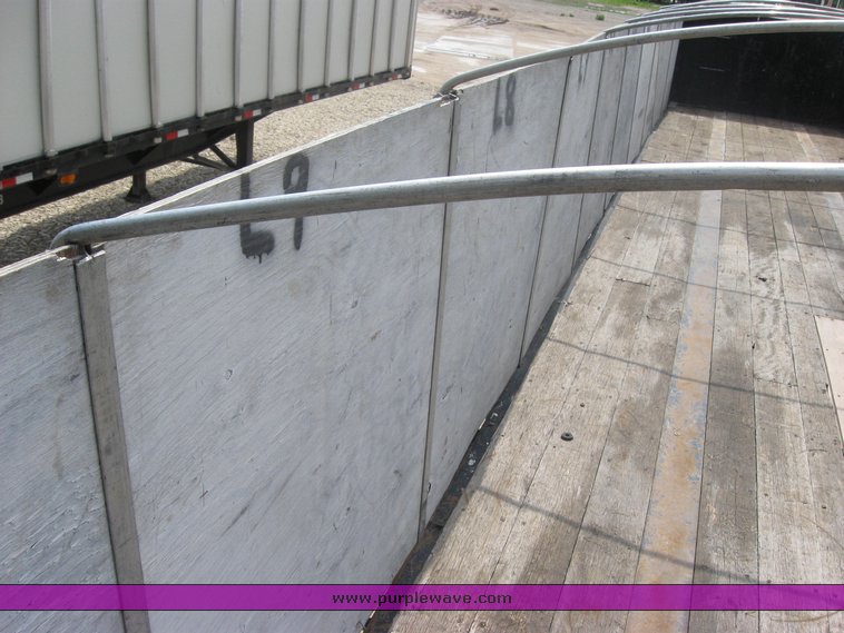 image for item 2294 1988 Lufkin FL-75 48' flat bed semi trailer