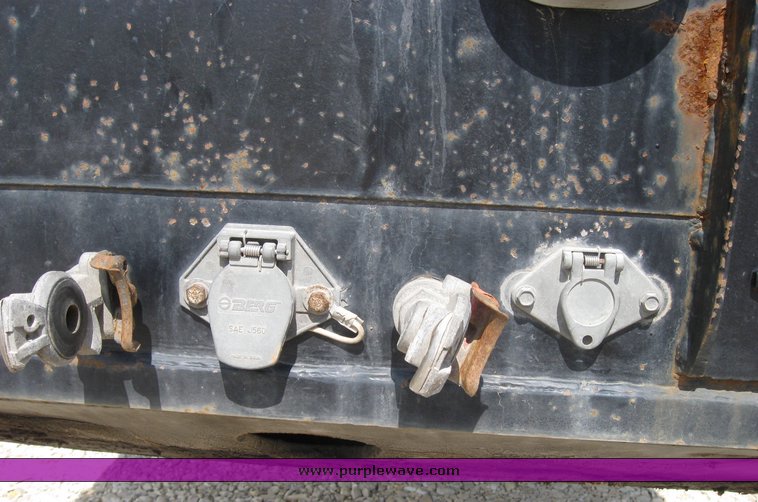 image for item 2294 1988 Lufkin FL-75 48' flat bed semi trailer