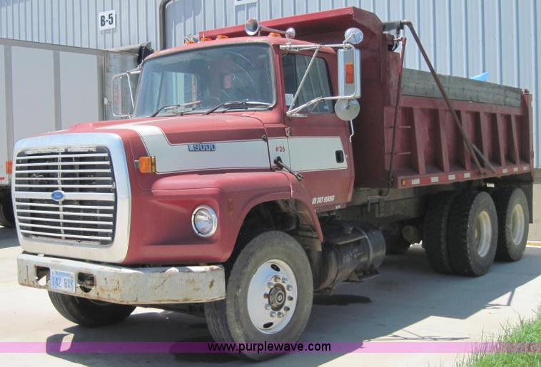 image for item 3012 1992 Ford Conventional LS9000 dump truck