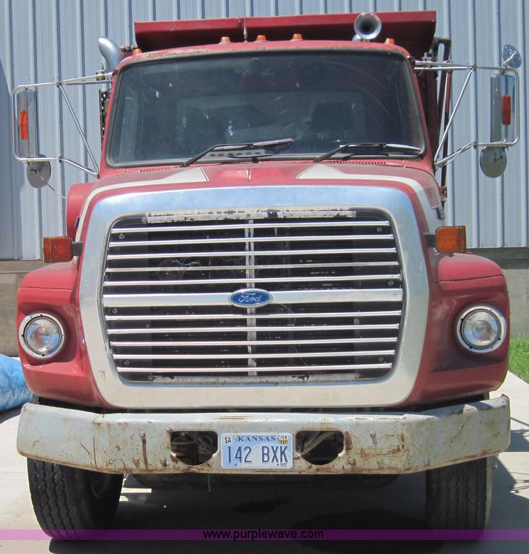 image for item 3012 1992 Ford Conventional LS9000 dump truck