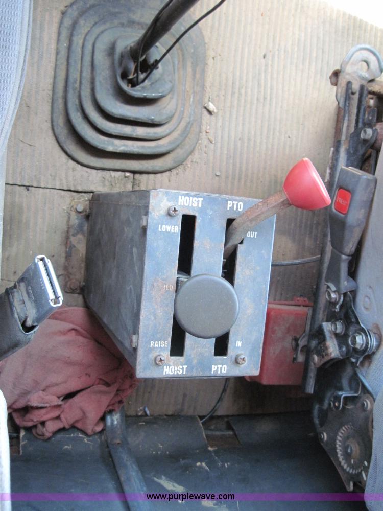 image for item 3012 1992 Ford Conventional LS9000 dump truck