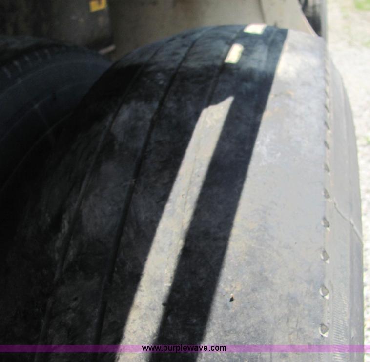 image for item 4635 2000 48' aluminum deck over semi trailer