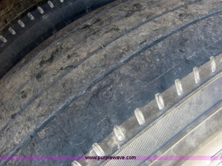 image for item 4635 2000 48' aluminum deck over semi trailer