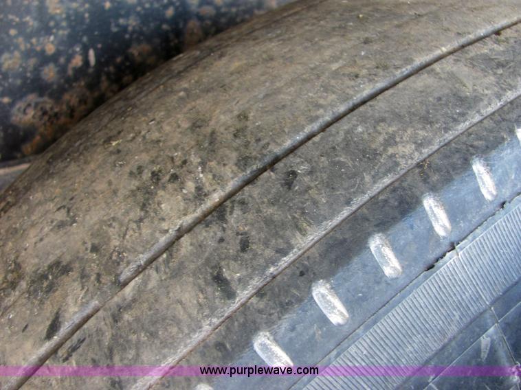 image for item 4635 2000 48' aluminum deck over semi trailer