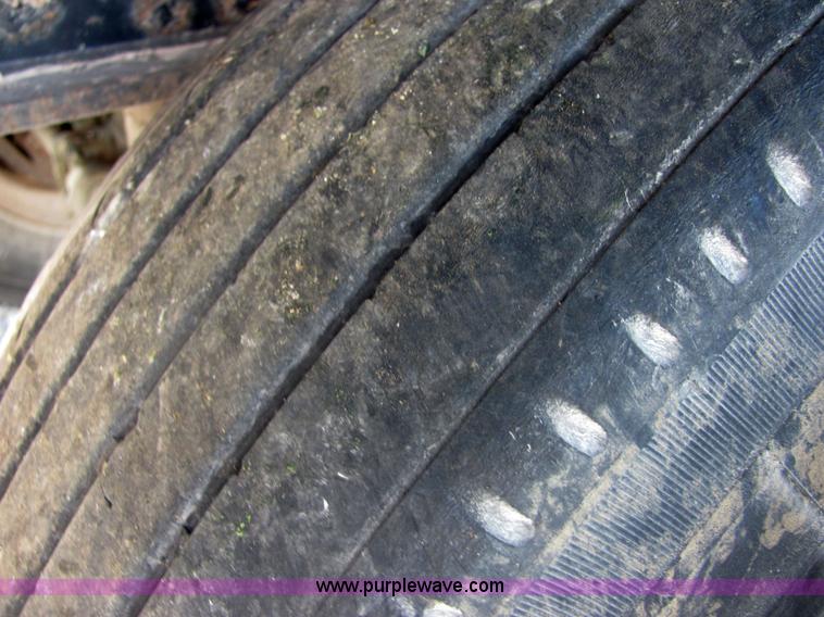 image for item 4635 2000 48' aluminum deck over semi trailer