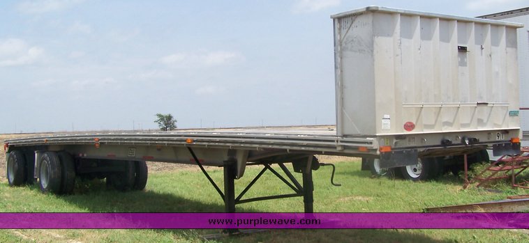 image for item 8506 1990 East 48' aluminum trailer