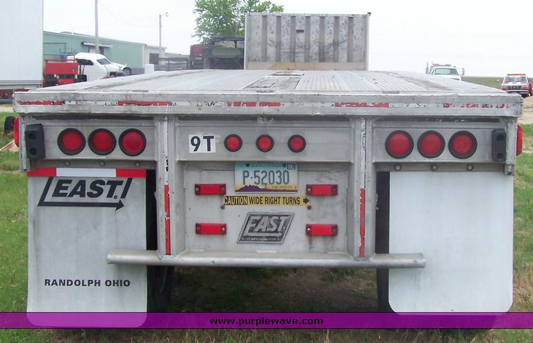 image for item 8506 1990 East 48' aluminum trailer