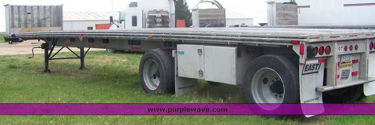 image for item 8506 1990 East 48' aluminum trailer