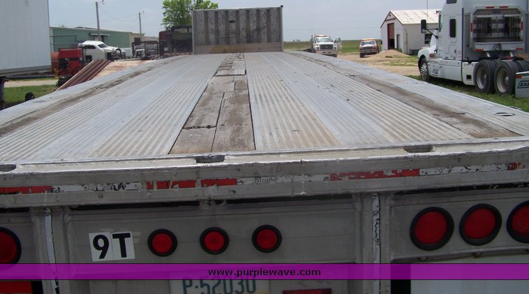 image for item 8506 1990 East 48' aluminum trailer