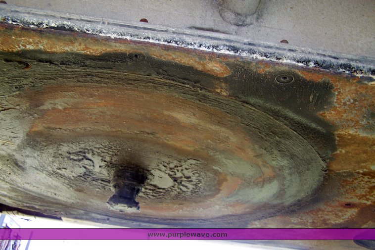 image for item 8506 1990 East 48' aluminum trailer