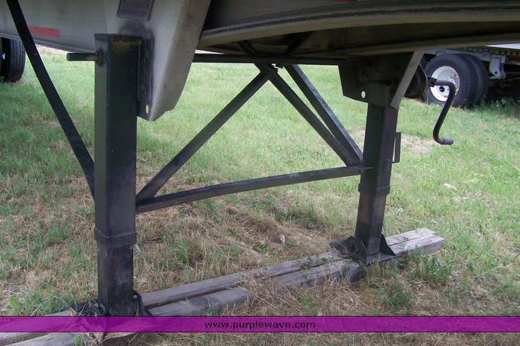 image for item 8506 1990 East 48' aluminum trailer