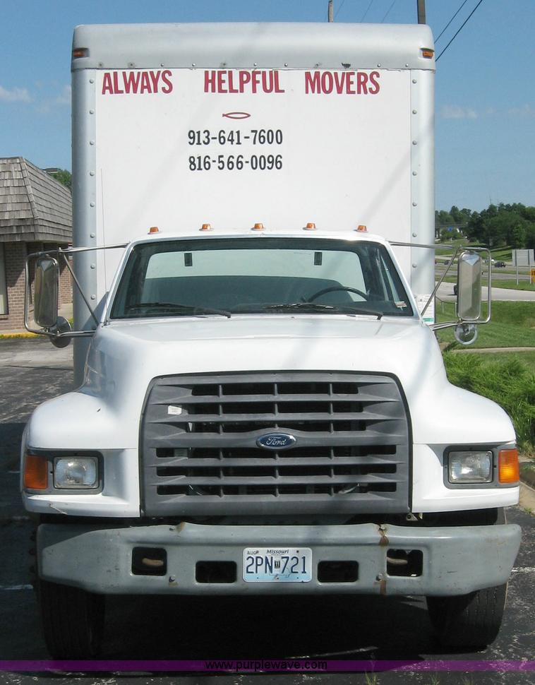 image for item 2023 1999 Ford F800 box van