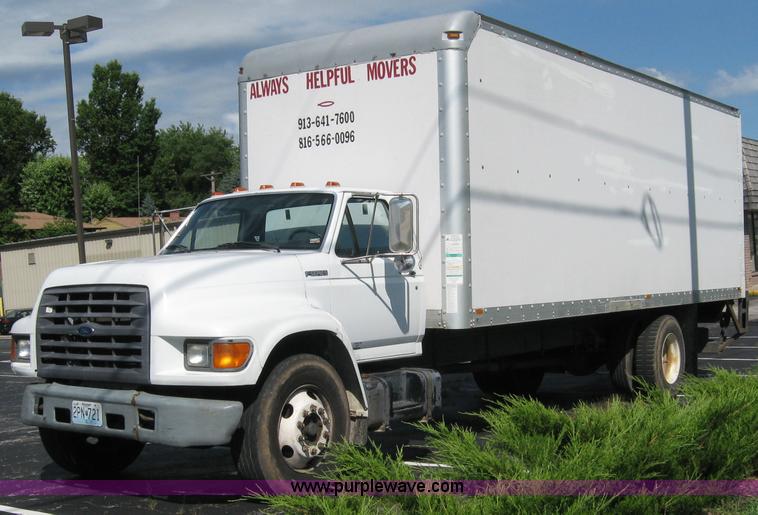 image for item 2023 1999 Ford F800 box van