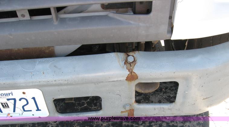 image for item 2023 1999 Ford F800 box van