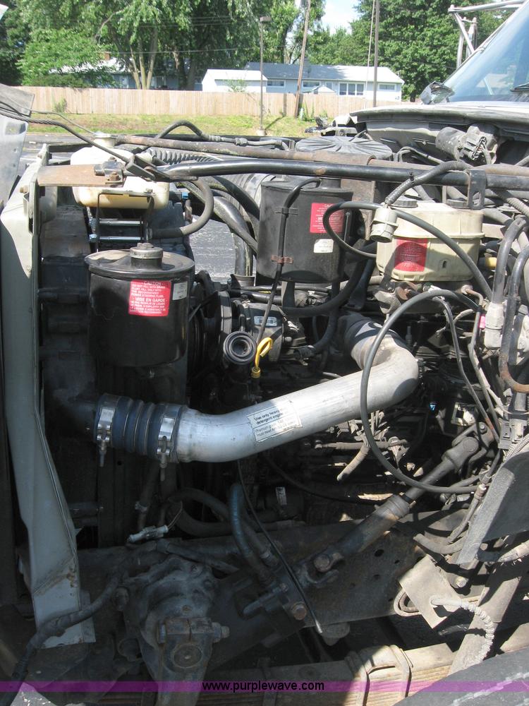 image for item 2023 1999 Ford F800 box van