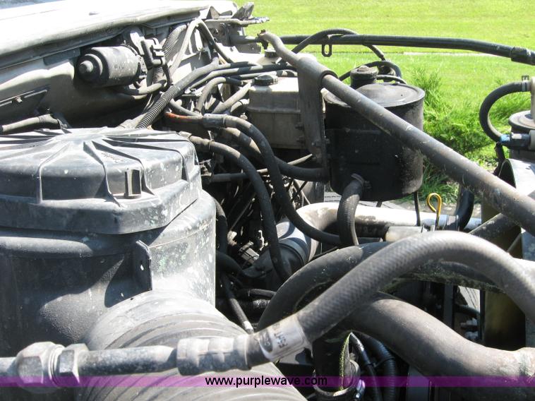 image for item 2023 1999 Ford F800 box van