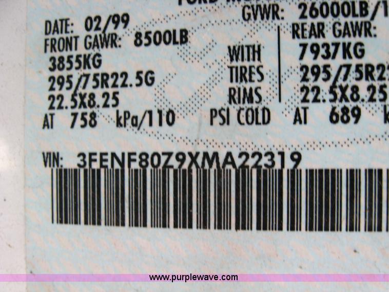 image for item 2023 1999 Ford F800 box van