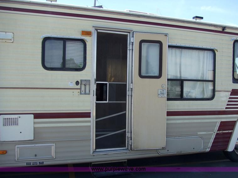 image for item 2101 1985 Chevrolet 34' Coachmen MHRV camper