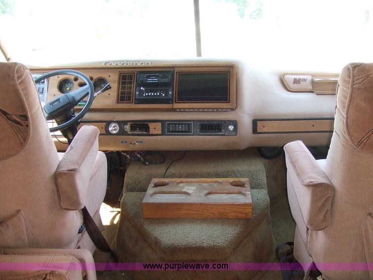 image for item 2101 1985 Chevrolet 34' Coachmen MHRV camper