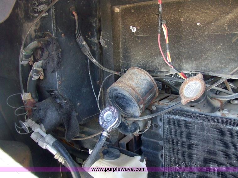 image for item 2101 1985 Chevrolet 34' Coachmen MHRV camper