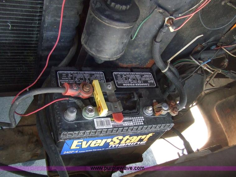 image for item 2101 1985 Chevrolet 34' Coachmen MHRV camper