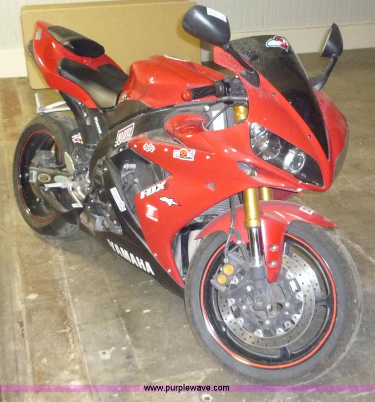 image for item 2150 2006 Yamaha YZF-R1 motorcycle