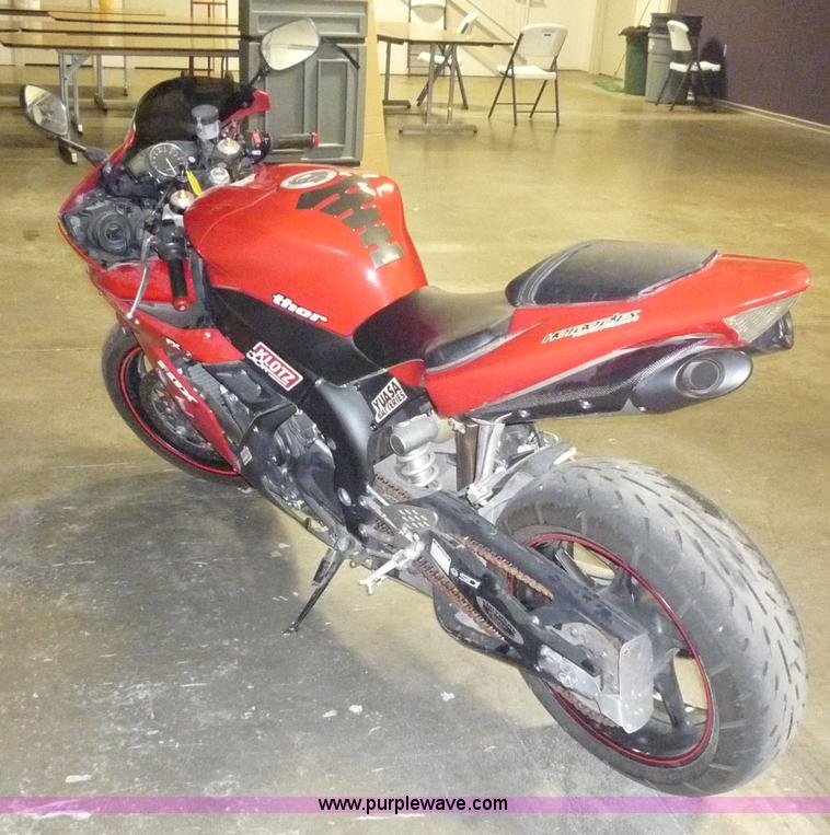 image for item 2150 2006 Yamaha YZF-R1 motorcycle