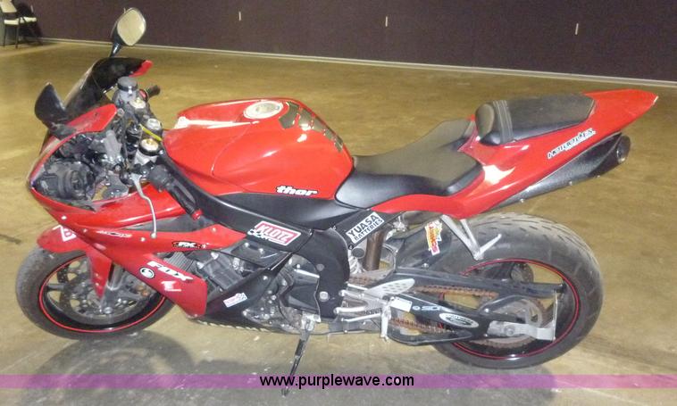 image for item 2150 2006 Yamaha YZF-R1 motorcycle