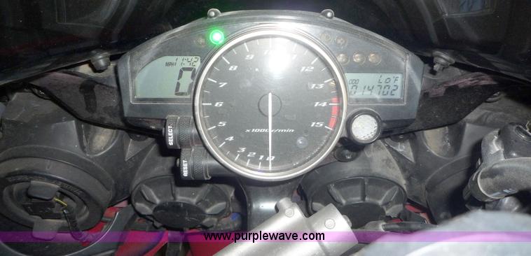 image for item 2150 2006 Yamaha YZF-R1 motorcycle