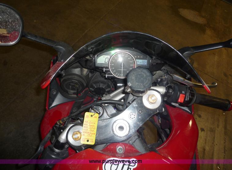 image for item 2150 2006 Yamaha YZF-R1 motorcycle