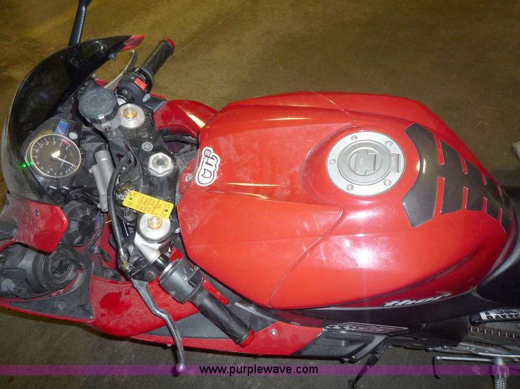 image for item 2150 2006 Yamaha YZF-R1 motorcycle