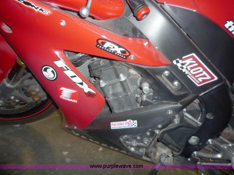 image for item 2150 2006 Yamaha YZF-R1 motorcycle