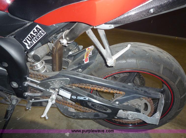 image for item 2150 2006 Yamaha YZF-R1 motorcycle
