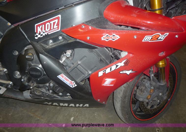 image for item 2150 2006 Yamaha YZF-R1 motorcycle