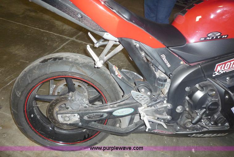 image for item 2150 2006 Yamaha YZF-R1 motorcycle