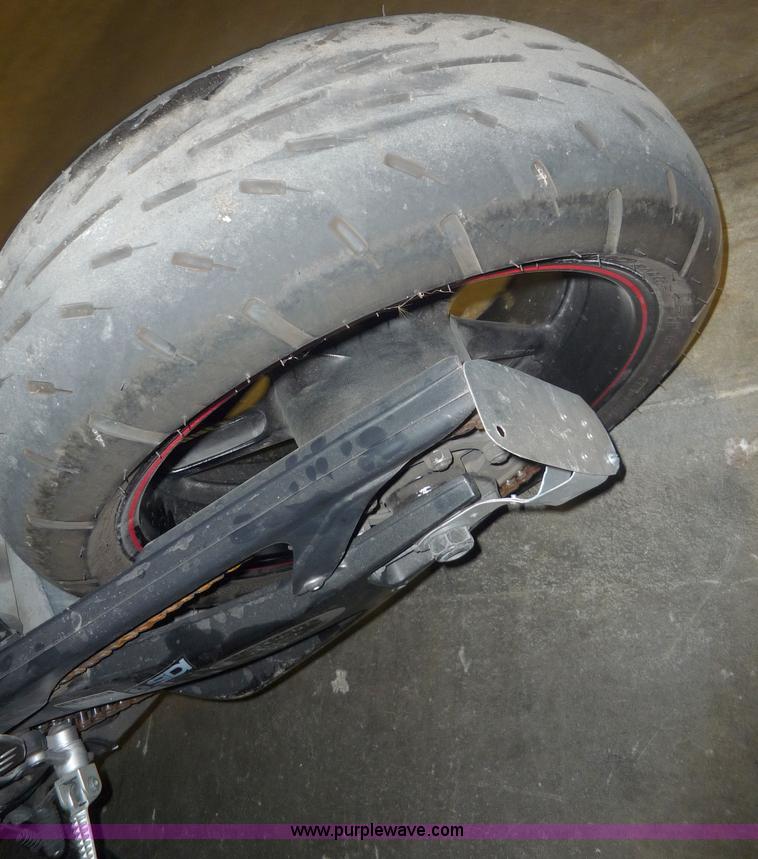 image for item 2150 2006 Yamaha YZF-R1 motorcycle