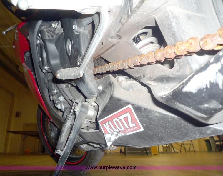 image for item 2150 2006 Yamaha YZF-R1 motorcycle