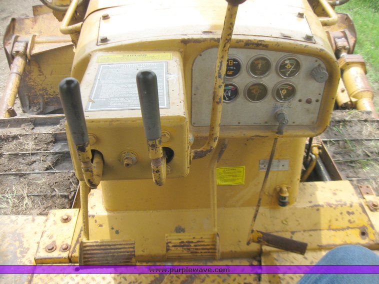 image for item 2218 1977 Caterpillar D8K dozer