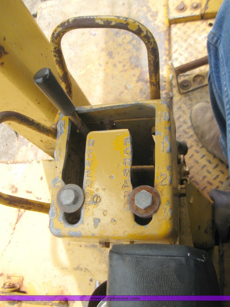 image for item 2218 1977 Caterpillar D8K dozer