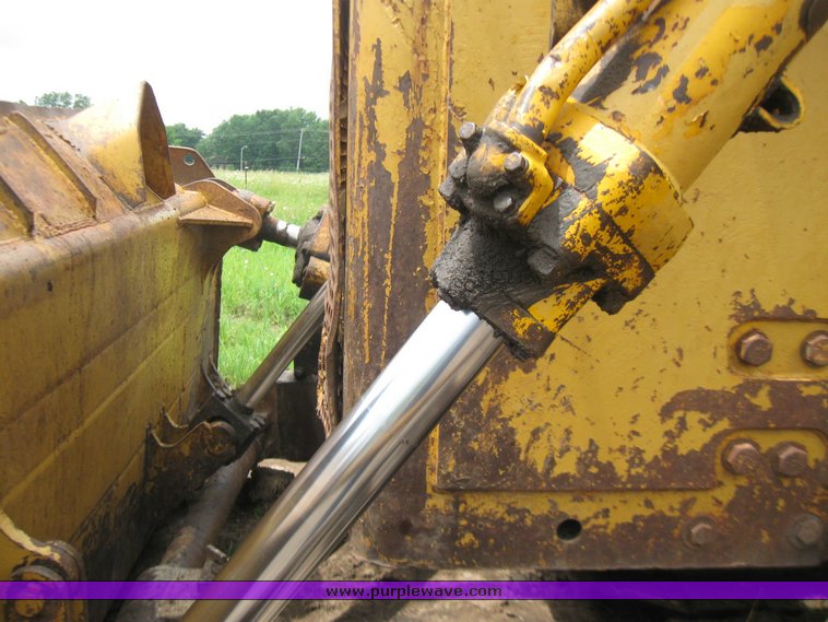 image for item 2218 1977 Caterpillar D8K dozer