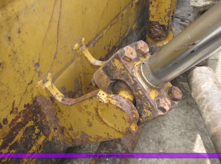 image for item 2218 1977 Caterpillar D8K dozer