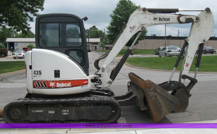 image for item 2219 2005 Bobcat 435 ZHS FastTrack compact excavator