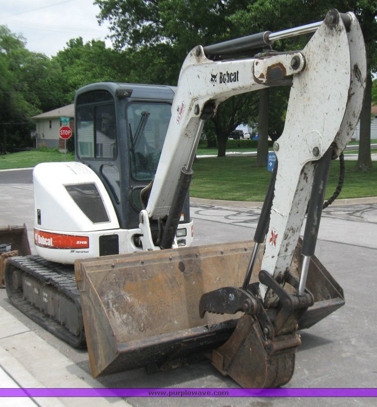 image for item 2219 2005 Bobcat 435 ZHS FastTrack compact excavator
